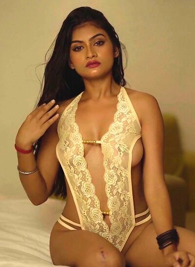 Arohi Monokini Model Yellow Shoot (2026) Hindi Short Film 720p HDRip 150MB Download